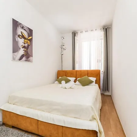 Apartment Evita *