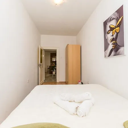 Evita Apartment *